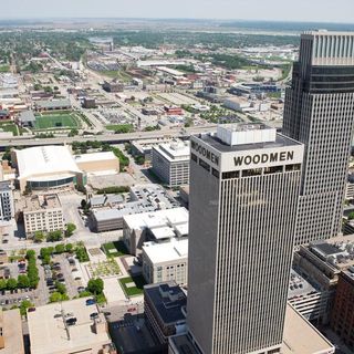 Name atop Omaha's Woodmen Tower to change this summer