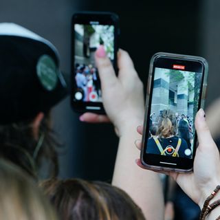 How to Prepare a Cheap Burner Phone for Protesting