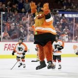 Philly police won't charge Flyers' mascot Gritty with punching a kid