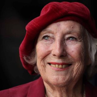 Vera Lynn, singer and British forces' 'sweetheart,' dies aged 103 | CNN