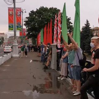 Thousands Form Human Chain In Minsk Following Arrest Of Opposition Candidate