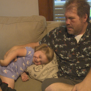 Lincoln dad saves 2-year-old daughters life during hike