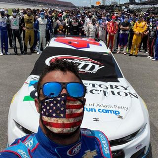 NASCAR drivers offer Bubba Wallace show of support after noose found in his garage | CNN