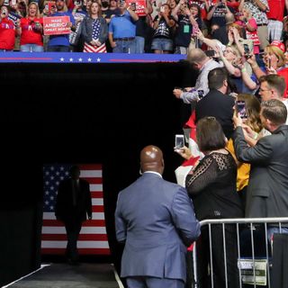 Dozens of Secret Service Officers Ordered to Quarantine After Trump’s Tulsa Rally