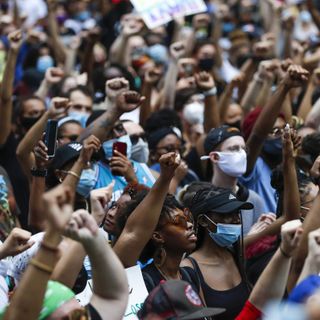 How much did protests spread COVID-19 in Chicago? No way to know for sure, but overall figures continue to trend downward.