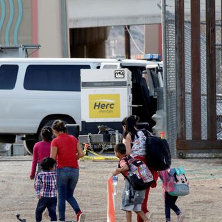 Supreme Court sides with Trump on speedy deportations of asylum-seekers