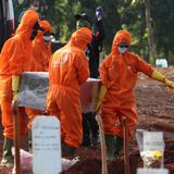 Coronavirus: Indonesia's COVID-19 body snatchers risk catching virus