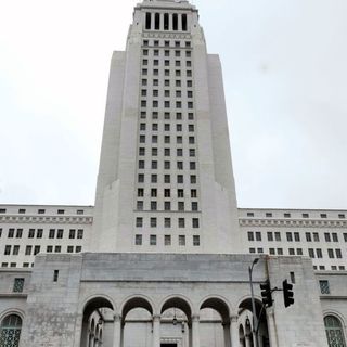 L.A. could pay thousands of city workers up to $80,000 to retire