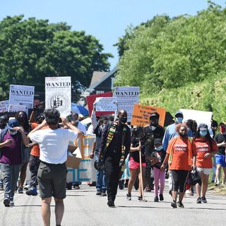 Pitchfork-wielding protesters descend on wealthy Hamptons estates