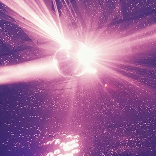 Disco-ball sail propelled by laser could fly to a nearby star