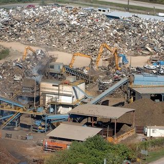 Scrap metal yards have sent polluted runoff into Tampa Bay for years, suit says