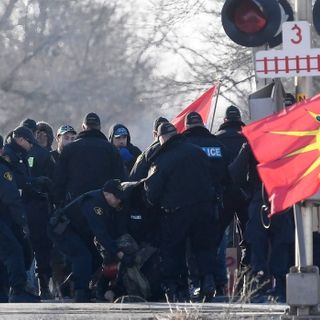 OPP dismantles Tyendinaga blockade, some demonstrators taken into custody