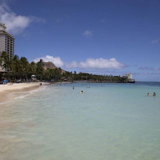 Hawaii Gov. David Ige, mayors proceed with caution on reopening tourism