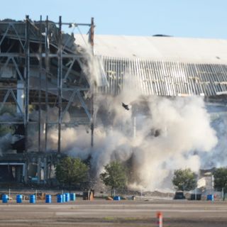 Detroit Pistons' Palace of Auburn Hills imploded in a cloud of dust to cheers and shock